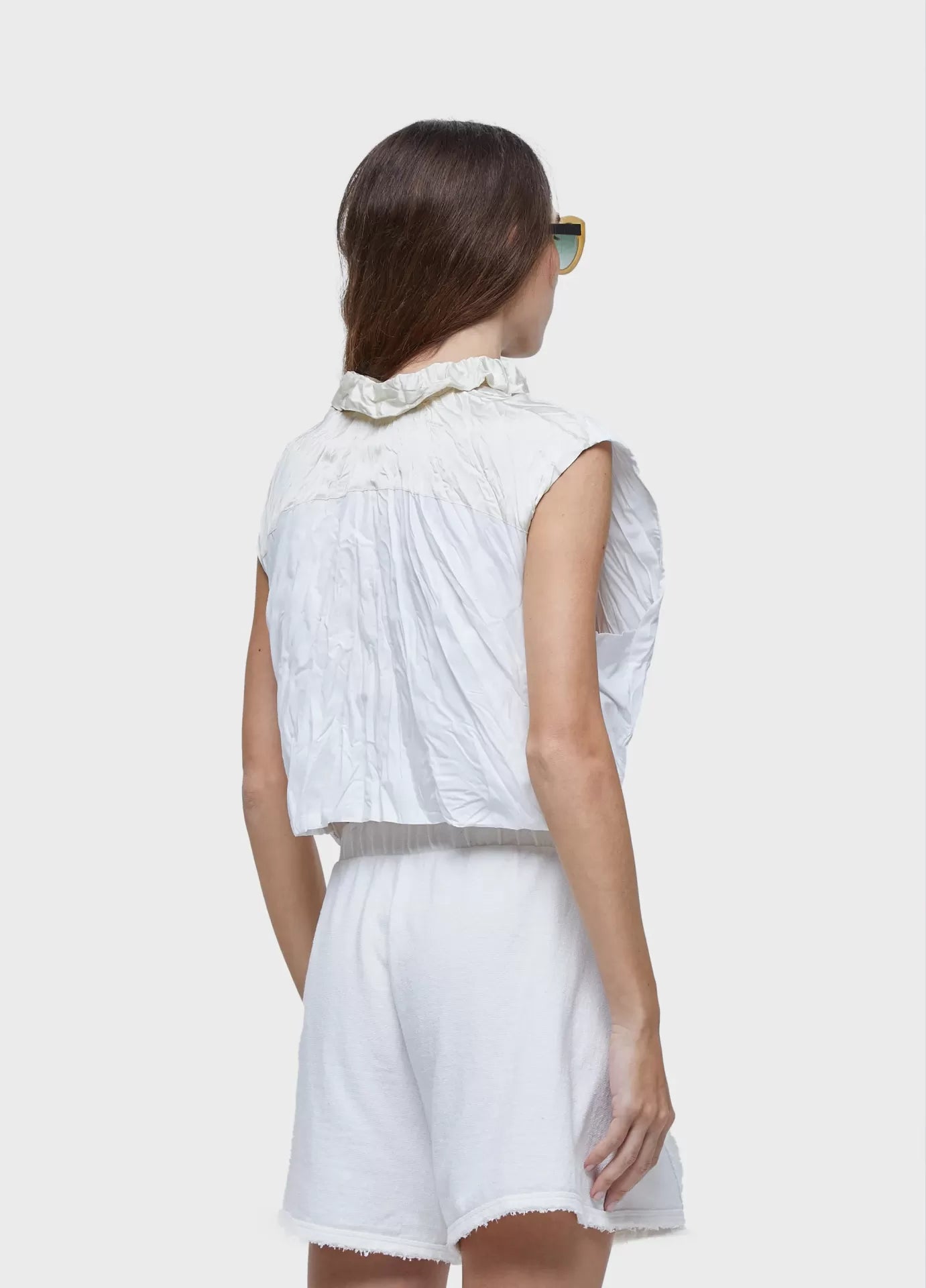 Camisa sleeveless wrinkledd satin + trico