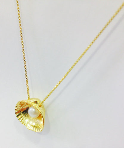 COLAR CONCHA E PÉROLA MÉDIO DOURADO