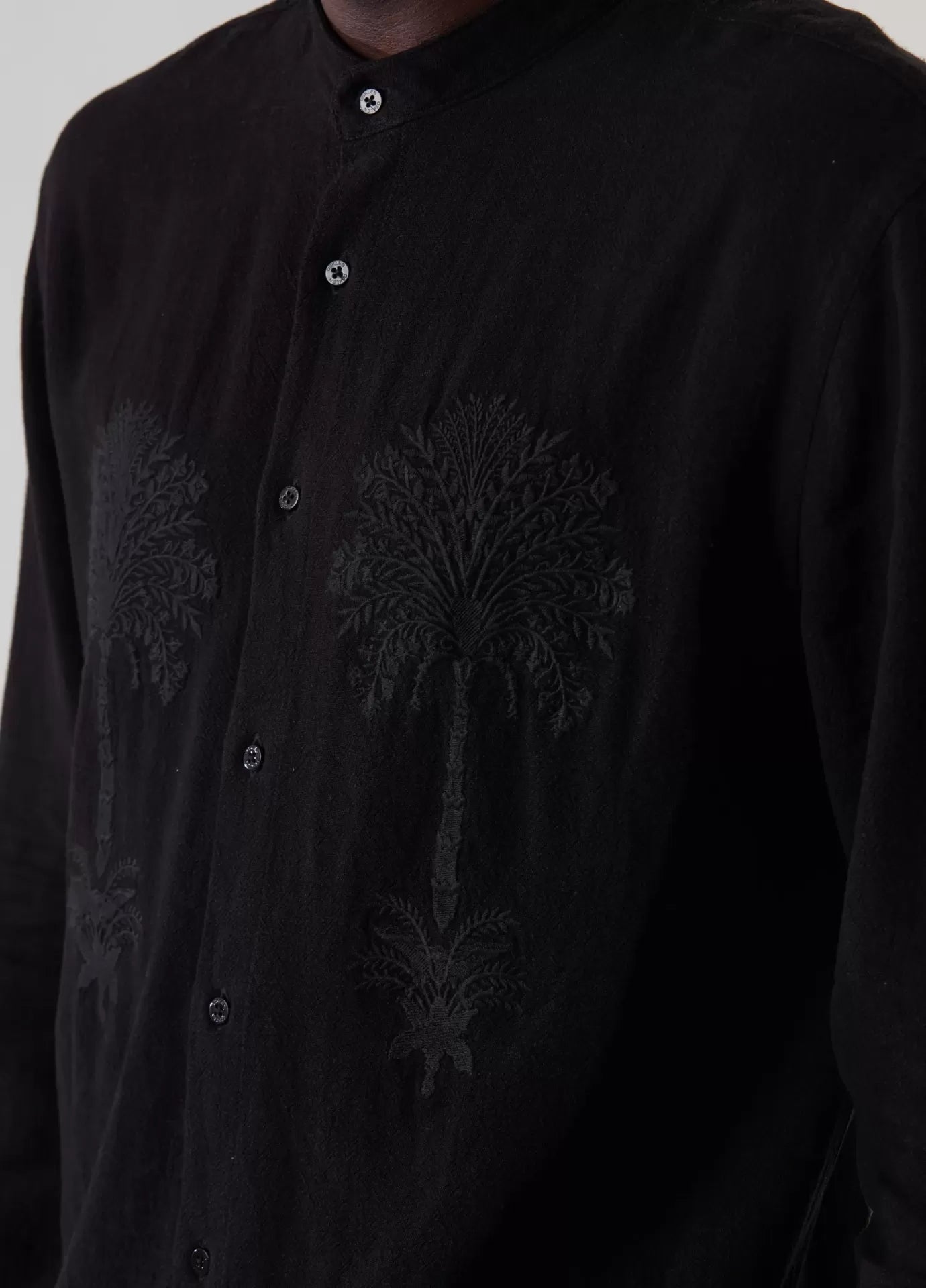 Camisa Colarless Bordado Osklen