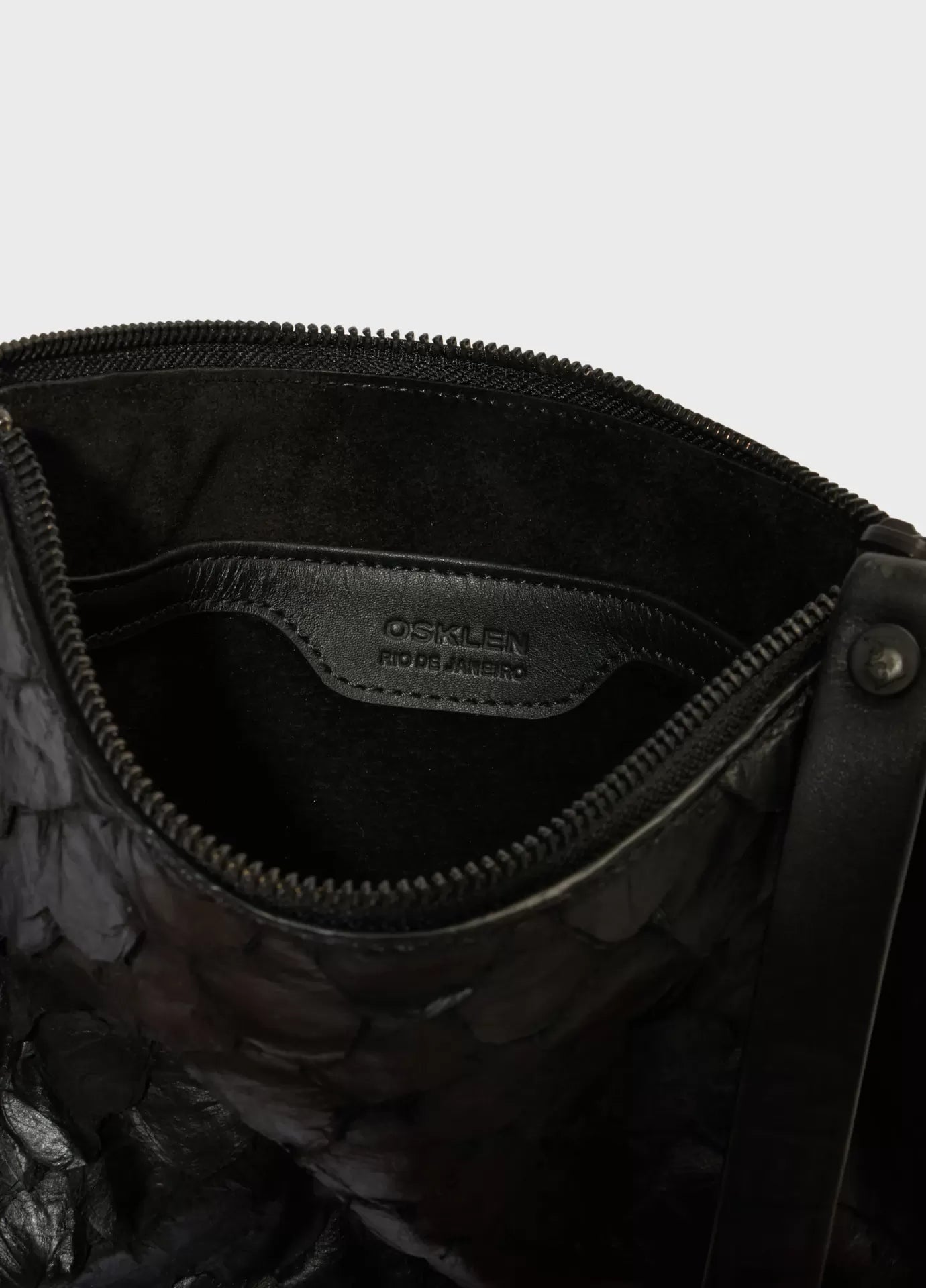 Bolsa Pouch Pirarucu Osklen
