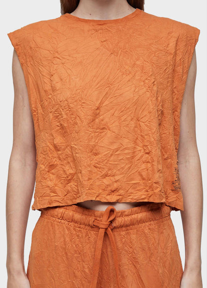 Sleeveless wrinkled color