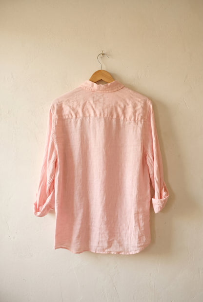 Soft pink linen shirt, back view with shoulder yoke
